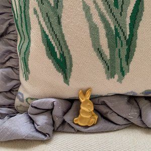 FUNNY LITTLE BUNNY BROOCH, GOLD TONE, SIGNED WITH THE ENGRAVED TAG "A S".